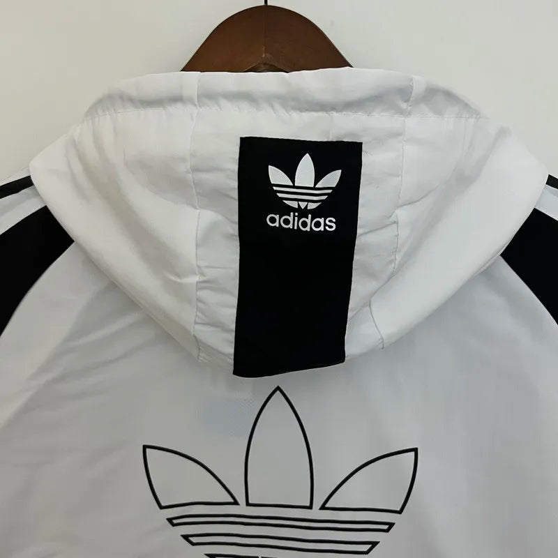 Campera rompeviento Adidas. 90minutos